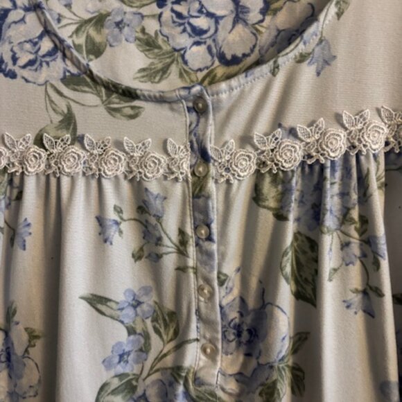 Laura Ashley M Sleep or Loungewear Floral Brushed Poly Button Short Sleeve 36" - Picture 2 of 6